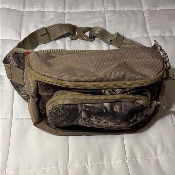 Fieldline Pro Series Real Tree Camo Utility Hunting Field Belt Fanny Waist Pack - Picture 1 of 9